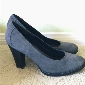 Vintage Women’s Suede Grey Heels (7)